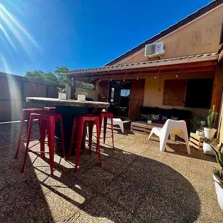 Holiday home Maison T3 Climatisee Parking Prive Cellier Et Cour Sans Vis A Vis *