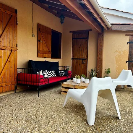 Maison T3 Climatisee Parking Prive Cellier Et Cour Sans Vis A Vis Gruissan