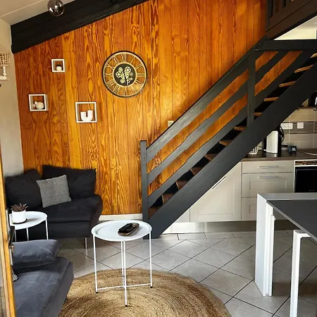 Holiday home Maison T3 Climatisee Parking Prive Cellier Et Cour Sans Vis A Vis Gruissan