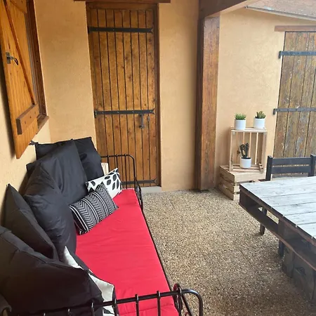 Maison T3 Climatisee Parking Prive Cellier Et Cour Sans Vis A Vis * Gruissan